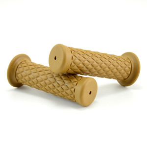 Ensemble de poignées de guidon universelles pour moto, 22mm, marron foncé, en caoutchouc souple et durable avec manchons confortables - Product Image 6