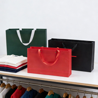 Sac cadeau en papier blanc de qualité supérieure, durable, réutilisable, écologique, avec logo personnalisé, pour les magasins de chaussures et de vêtements, avec poignée en ruban, vente en gros