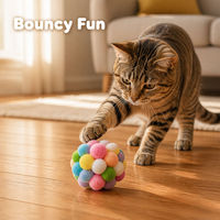 Jouet pour chat classique multicolore en peluche avec pompon, balle interactive douce pour la poursuite, idéal pour jouer en intérieur