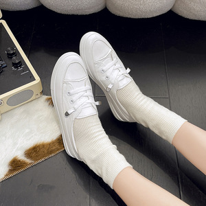 Nouvelle Collection Printemps 2026 : Baskets Blanches Tendance, Polyvalentes, Simples et Plates, Chaussures Décontractées pour Femme, Idéales pour le Quotidien et le Skate - Product Image 4