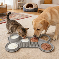 Tapis à lécher multifonctionnel en silicone pour animaux de compagnie avec ventouses pour une alimentation lente, tapis à lécher portable et pliable en silicone pour animaux de compagnie