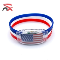 Bracelets personnalisés imprimés pour les fans de football mondial, bracelets en silicone à LED clignotants avec drapeau argentin pour les fêtes à domicile