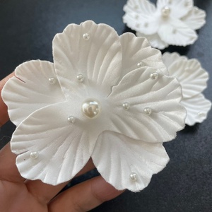 Elegante Flor 3D de Duas Camadas com Pérolas para Acessórios de Vestido de Noiva - Product Image 5