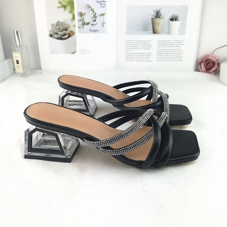 2022 Women Pumps Sandals Summer Open Toe Low Square Block Heel Shoes Popular Women Sandals Shining Strap Fashion Sexy PU MS Waik