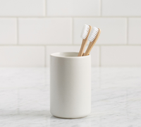 Ensemble d'accessoires de salle de bain cinq pièces porte-mouchoirs en résine distributeur de savon gobelet en blanc mat pour une utilisation au bain