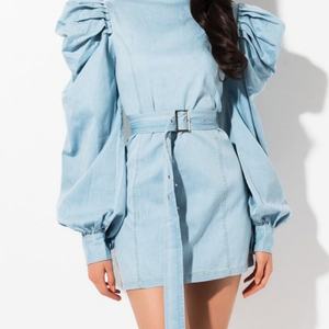 เดรสยีนส์ OEM รุ่นปี 2025 แบบสั่งทำพิเศษสำหรับผู้หญิง ทรงพลีท แขนยาว ความยาวปานกลาง เหมาะสำหรับฤดูร้อน - Product Image 1