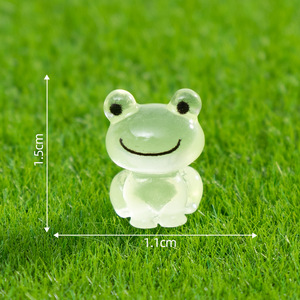 Mini figurines de grenouilles lumineuses qui brillent dans le noir en résine pour micro-terrariums, paysages de mousse, aquariums et jeux cachés - Product Image 6
