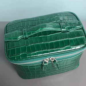 Pochette de maquillage en PU façon alligator, logo embossé, sacs de maquillage pour femmes, pochette zippée portable avec tirette de fermeture éclair personnalisée - Product Image 2