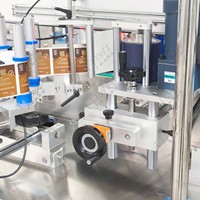 Machine d'étiquetage double face contrôlée par PLC LWT pour bouteilles en verre/métal, ligne d'étiquetage industrielle à haute productivité