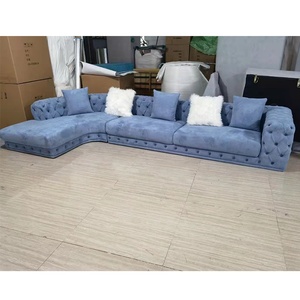Sofá esquinero en forma de L, patas doradas de acero, tela de terciopelo, con todos los botones - Product Image 4