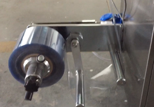 Machine d'emballage sous blister électrique automatique avec moteur et pompe pour confiserie - Product Image 5