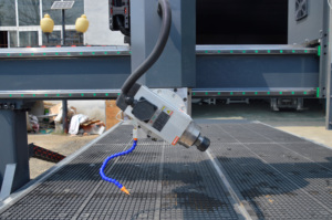 Machine à routeur cnc 1325 à 4 axes avec tête pivotante, appareil de découpe du métal pour le bois, l'acrylique, <span class=keywords><strong>et</strong></span> plus <span class=keywords><strong>encore</strong></span> - Product Image 3