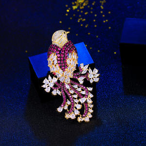 Broches pour femmes en forme d'oiseau animal grand format, micro-pavé de zircon cubique rouge, couleur or bicolore, chic et luxueux, prix de gros, bijoux pour costume - Product Image 2
