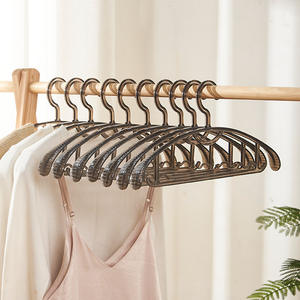 Ensemble de 10 cintres rectangulaires en velours gris fumé, antidérapants, avec crochets pour organiser les vêtements, les pantalons et les cravates - Product Image 4