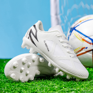<span class=keywords><strong>Scarpe</strong></span> <span class=keywords><strong>da</strong></span> calcio personalizzabili ad alte prestazioni <span class=keywords><strong>per</strong></span> <span class=keywords><strong>bambini</strong></span> Unisex Indoor All Winter Training Summer Competition OEM/ODM Product - Product Image 2
