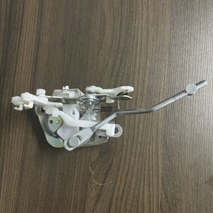 ชิ้นส่วนทดแทนล็อคประตูด้านหลังขวา Daewoo รุ่น 82301A62D04-000 - Product Image 2