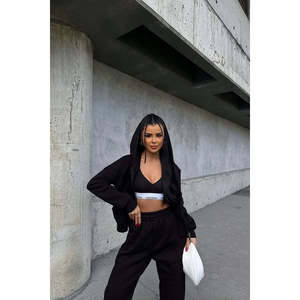 Ensemble de costume noir pour femme avec détails zippés - Product Image 1