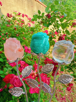 Vente en gros de fleurs de rose sculptées en cristal naturel avec tige métallique, ornement de guérison pour mariage, Saint-Valentin, fête des Mères