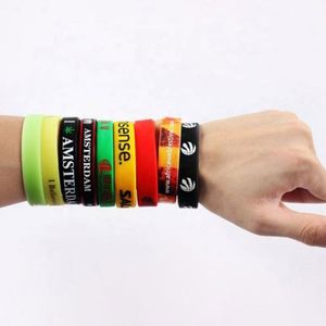 Pulsera Deportiva de Tela Delgada Artificial con Diseño de Moda Personalizado - Product Image 3