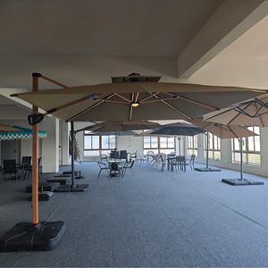 Sombrilla <span class=keywords><strong>Cantilever</strong></span> de Aluminio en Forma de L de Doble Capa y 3x3 M con Luces LED y Energía Solar para <span class=keywords><strong>Patio</strong></span>, Porche o Jardín con Logotipo Personalizado - Product Image 2