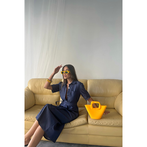 Vestido Azul de Manga Corta con Cierre de Botones Delanteros para Uso Profesional, en Tencel - Product Image 3