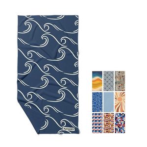 Serviette de plage personnalisée de luxe, impression personnalisée, livraison rapide, grande serviette de plage en microfibre gaufrée pour l'été - Product Image 2