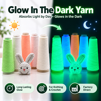 Fil à tricoter qui brille dans le noir pour les chapeaux amigurumi, les porte-clés, les travaux manuels pour enfants et les projets de crochet décoratifs, vente en gros d'usine
