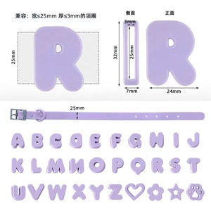 Correa de Perro de PVC de Lujo con Diseño Nuevo y Logotipo Personalizado de Alta Calidad, Collar de Perro Impermeable con Letras Bonitas, Correa para Perros y Gatos con Dijes - Product Image 5