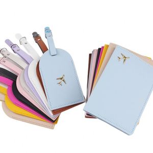 Étiquette de bagage imperméable en PU à motif géométrique avec logo tridimensionnel et housse de protection pour passeport et documents de voyage de loisirs - Product Image 1