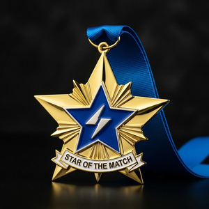Medalla Estrella Chapada en Oro con Diseño de Rayo en el Centro y Esmalte Azul, con Cinta para Premios de Partidos y Reconocimiento en Eventos Deportivos - Product Image 1