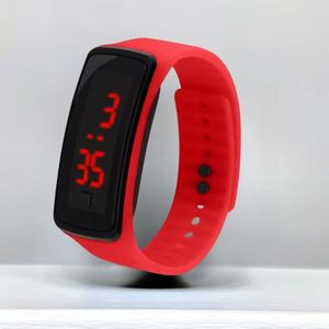 Montre-bracelet sport à bande numérique LED bon marché de fabrication personnalisée avec logo 2025, montre pour hommes et enfants, vente en gros de montres-bracelets sport - Product Image 4