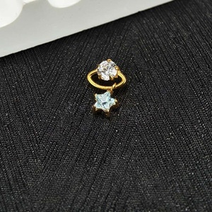 <span class=keywords><strong>Piercing</strong></span> d'oreille en titane G23 F136 à filetage interne, avec pendentif étoile orbitale et 5 zircons cubiques incrustés - Product Image 3