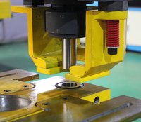 Machine de découpe et de poinçonnage multifonctionnelle hydraulique pour profilés métalliques et aciers angulaires