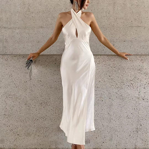 Vestidos de noche de satén teñido digitalmente, a la moda, de color beige sólido, sexys y elegantes, con cuello halter, para fiesta, casuales, con espalda descubierta. - Product Image 1