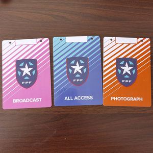 บัตรผ่านข้อมูลรับรองความปลอดภัยสูงป้าย PVC โลโก้ที่ออกแบบได้ตามที่ต้องการ - Product Image 1