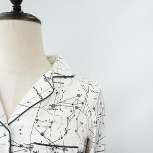 Vente en gros Vêtements de nuit 100% en polyester doux avec LOGO personnalisé Pyjamas deux pièces pour femmes de loisirs grande taille printemps été - Product Image 3