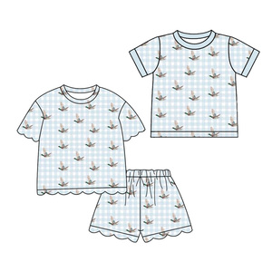 Ensemble 2 pièces décontracté pour enfants : T-shirt en coton et élasthanne à imprimé écossais canards mallards et short à bord festonné – Collection Printemps-Automne - Product Image 4