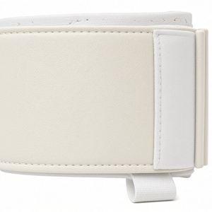 Gants de gardien de but réglables en cuir PU avec sangle de poignet et fermeture auto-agrippante, blanc - Product Image 4