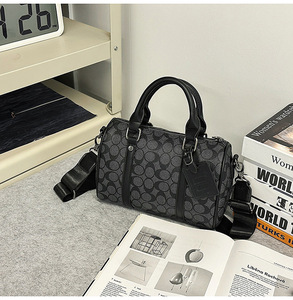 Sac bandoulière unisexe en cuir PU personnalisé avec logo, sac messager, sac à main, usage quotidien, toutes saisons - Product Image 2