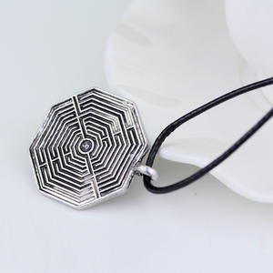 The Maze Runner Antique Silver <strong>Labyrinth</strong> Pendant Collana Necklace Greenies Runners - Product Image 4
