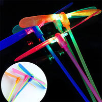 Jouets lumineux LED, libellules en bambou clignotantes, hélices en plastique à friction manuelle, électroniques, cadeau pas cher pour enfants, décoration de fête