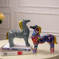 Articles les plus vendus faits à la main chevaux arabes sculpture statue ornements d'intérieur statues d'intérieur modernes