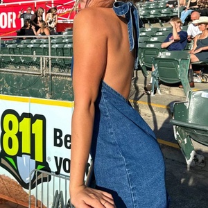 Robe mini en jean à bretelles pour femme, best-seller, boutonnée devant, dos ouvert, robe en jean décontractée - Product Image 2