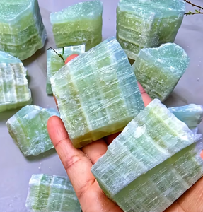 Vente en gros de morceaux de cristal de guérison naturels, Calcite bleue verte des Caraïbes, pierre brute, Calcite Seafoam, spécimen minéral - Product Image 5