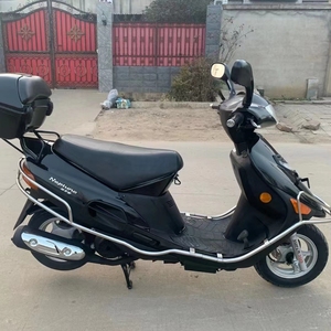 รถมอเตอร์ไซค์/สกู๊ตเตอร์มือสอง ซูซูกิ นีปตูน UA125T แท้ 125 ซีซี สี่จังหวะ ผลิตในจีน ความเร็วสูงสุดมากกว่า 80 กม./ชม. - Product Image 4