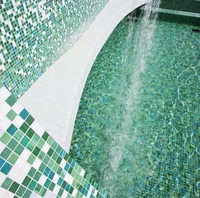 Carreaux de sol de piscine en mosaïque de verre cristal au design moderne avec motifs graphiques pour usage intérieur