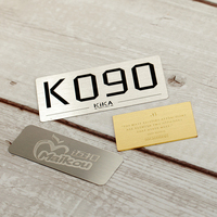 Plaques signalétiques personnalisées en acier inoxydable brossé avec étiquettes métalliques autocollantes gravées
