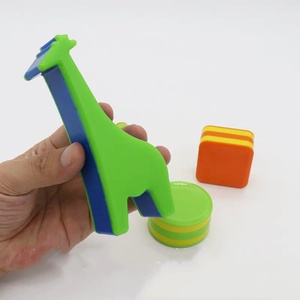 Instrumento Musical Orff de Alta Calidad, Juguete Educativo Temprano, Sonajero Triangular de Plástico con Forma de Ciervo para Niños - Product Image 6