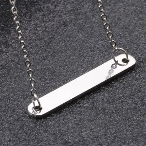 Collar de Cadena con Barra Vertical Lisa de Plata Chapada en Oro de 14K para Hombre y Mujer, con Grabado Personalizado - Product Image 4