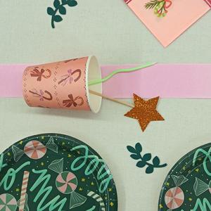 DAMAI - Juego de Vajilla Desechable con Temática Navideña en Rosa y Verde, Platos Redondos de Papel para Postre con Diseño de Bastón de Caramelo - Product Image 3